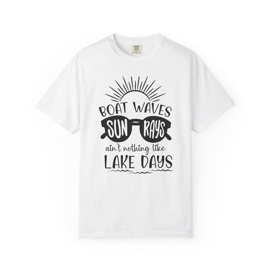 Lake Days Graphic T-Shirt for Outdoor Lovers, Summer Vibes, Ideal for Boating, Beach Days, Gift for Lake Enthusiasts