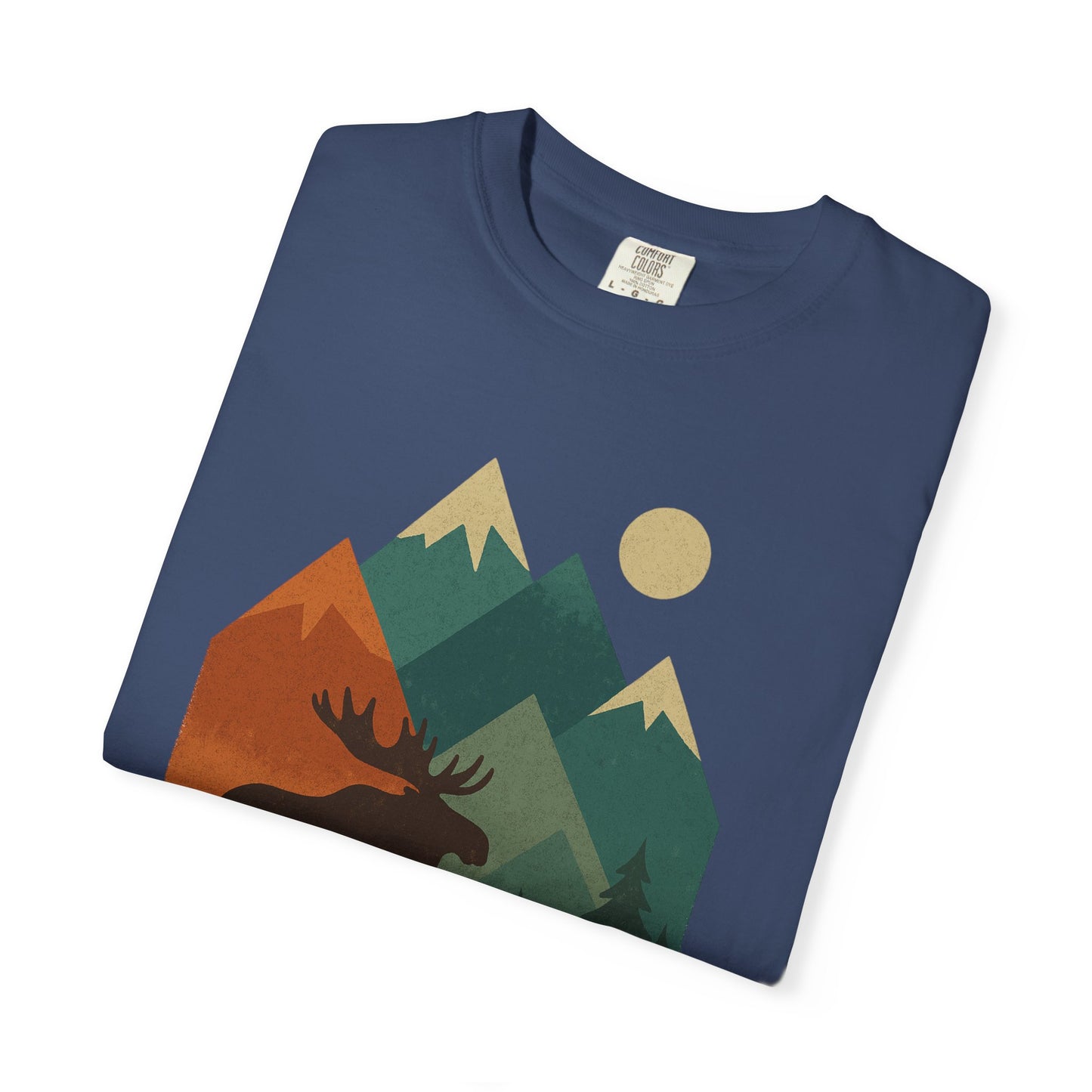 Nature-Inspired Unisex T-Shirt with Moose and Mountains Design