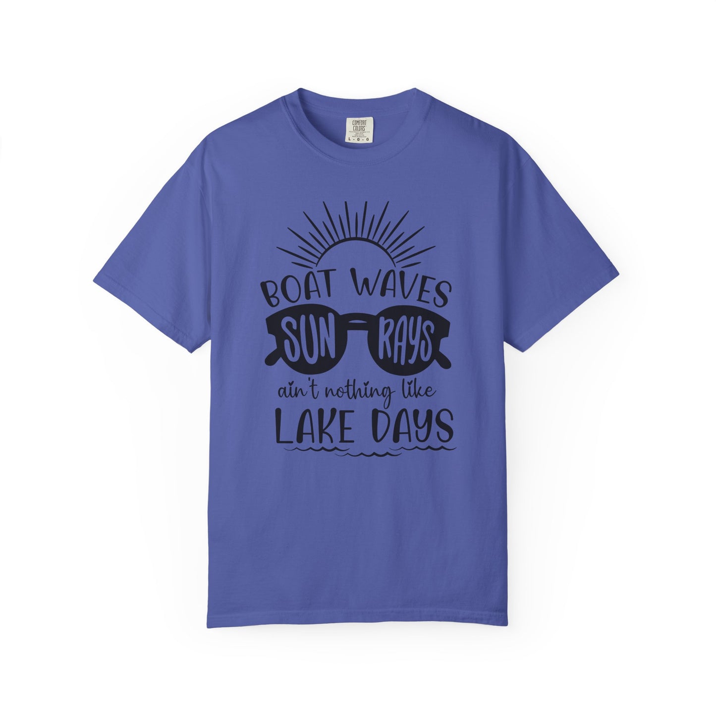 Lake Days Graphic T-Shirt for Outdoor Lovers, Summer Vibes, Ideal for Boating, Beach Days, Gift for Lake Enthusiasts