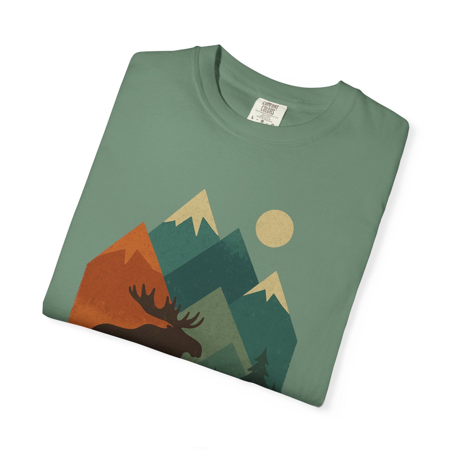 Nature-Inspired Unisex T-Shirt with Moose and Mountains Design