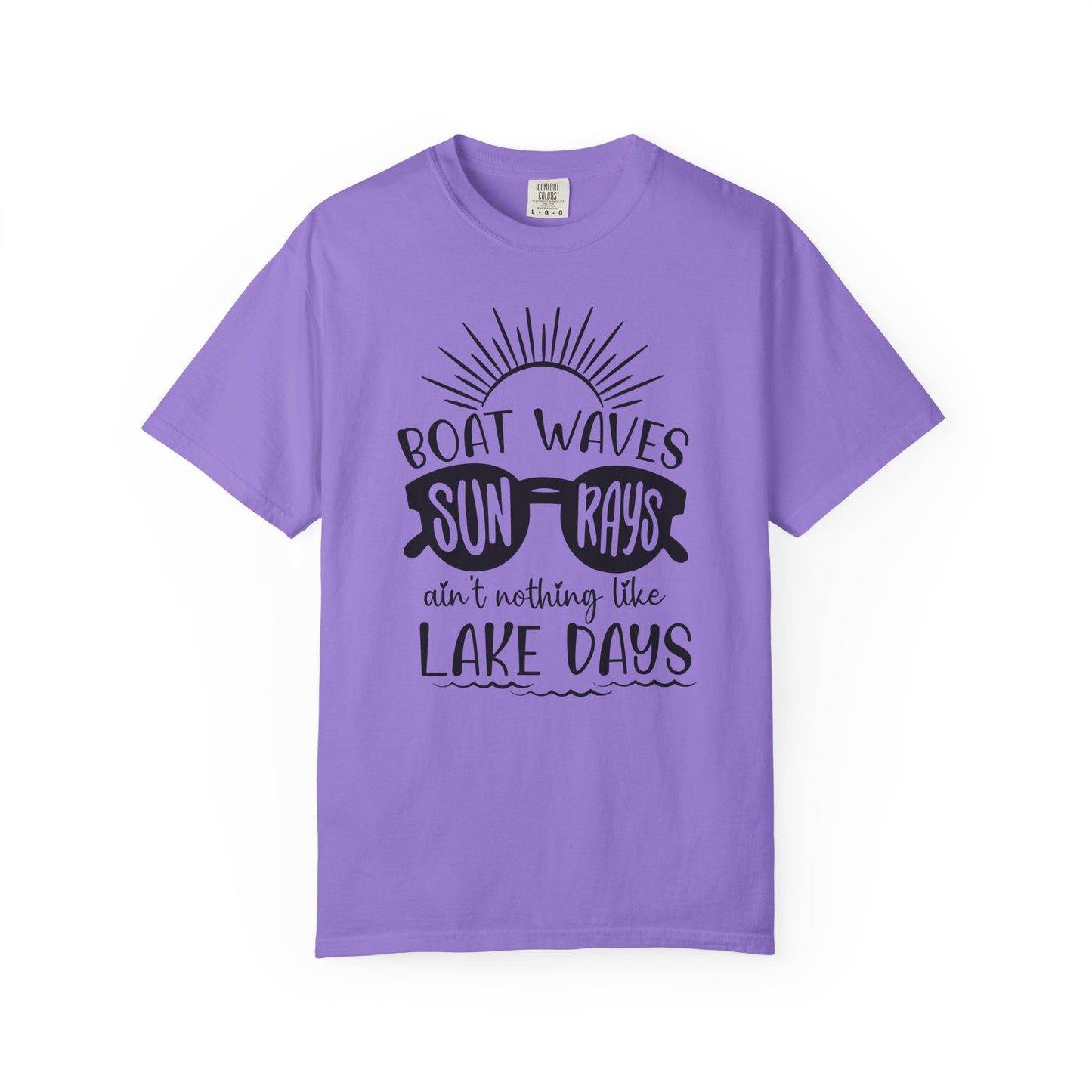 Lake Days Graphic T-Shirt for Outdoor Lovers, Summer Vibes, Ideal for Boating, Beach Days, Gift for Lake Enthusiasts